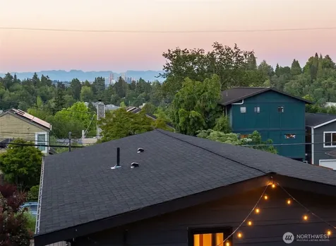 425 26th Avenue E Seattle WA 98112