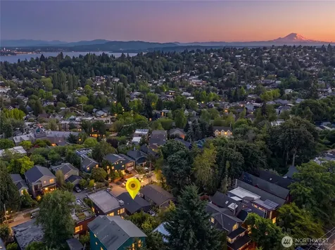 425 26th Avenue E Seattle WA 98112