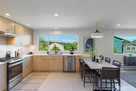 425 26th Avenue E Seattle WA 98112