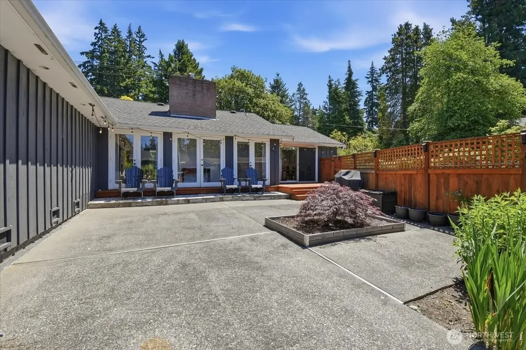 15551 Greenwood Avenue N Shoreline WA 98133