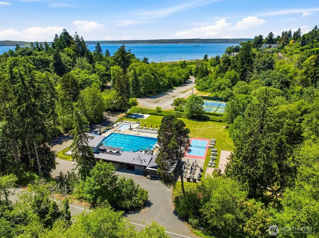 19439 1st Avenue S Normandy Park WA 98148
