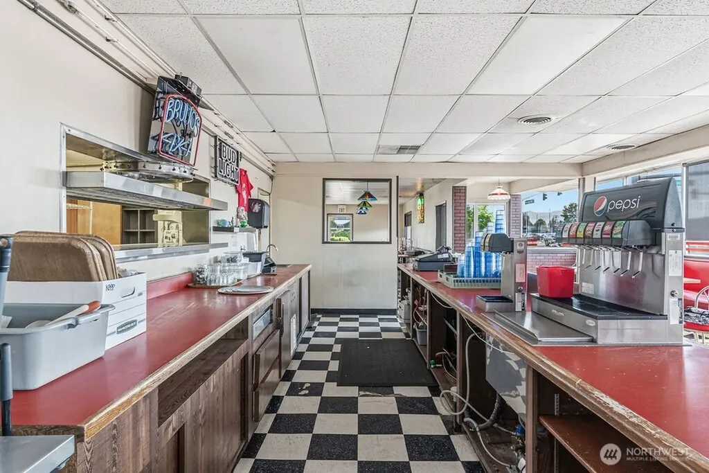 1108 Washington Way Longview WA 98632