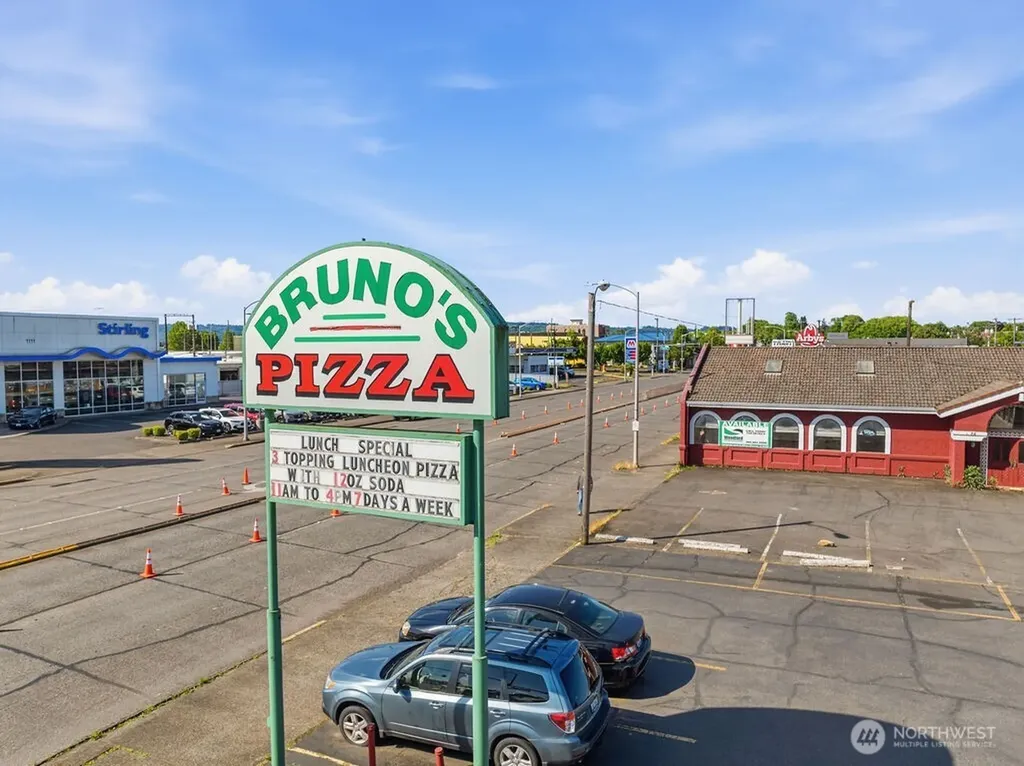 1108 Washington Way Longview WA 98632