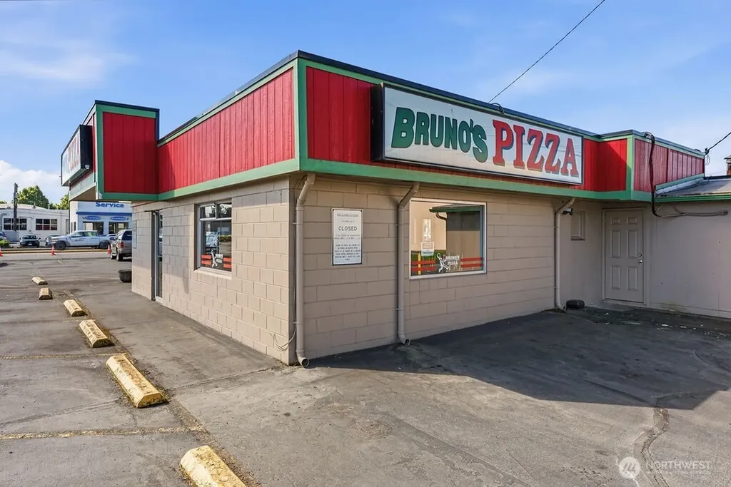 1108 Washington Way Longview WA 98632