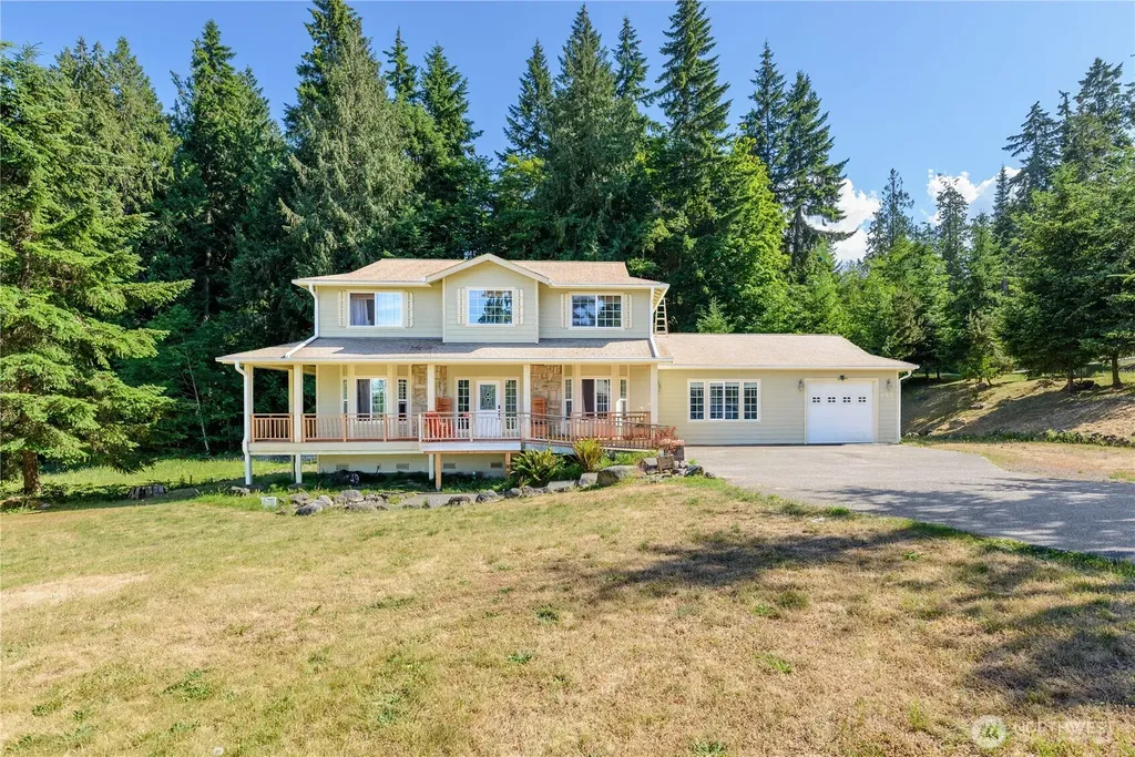 637 Del Guzzi Drive Port Angeles WA 98362