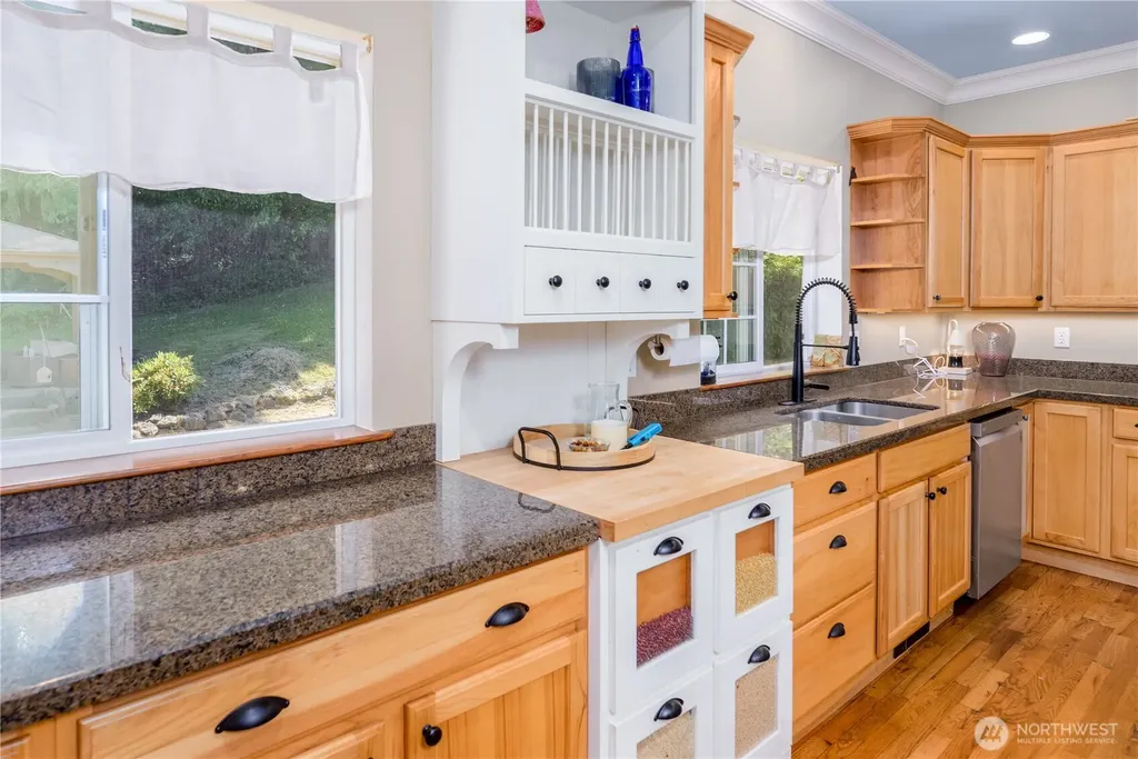 637 Del Guzzi Drive Port Angeles WA 98362
