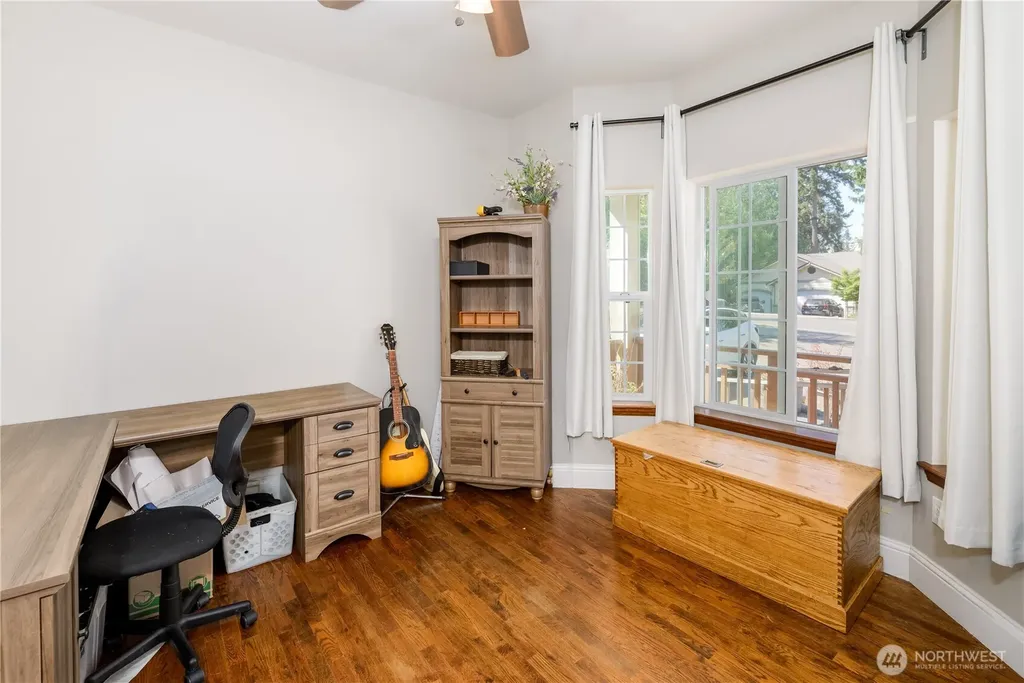 637 Del Guzzi Drive Port Angeles WA 98362