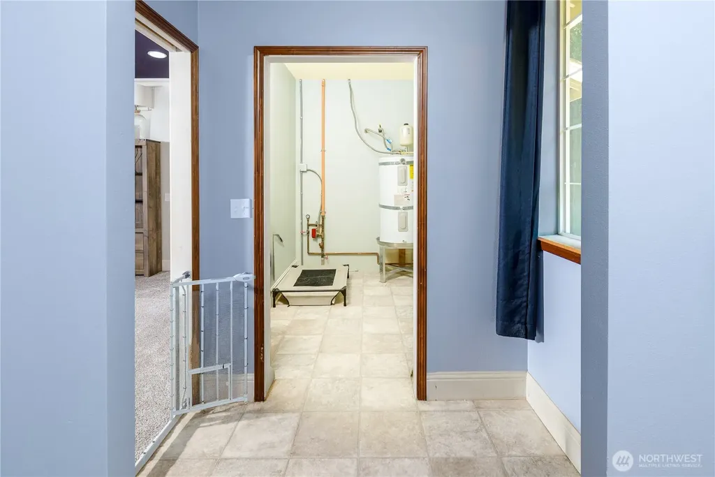 637 Del Guzzi Drive Port Angeles WA 98362