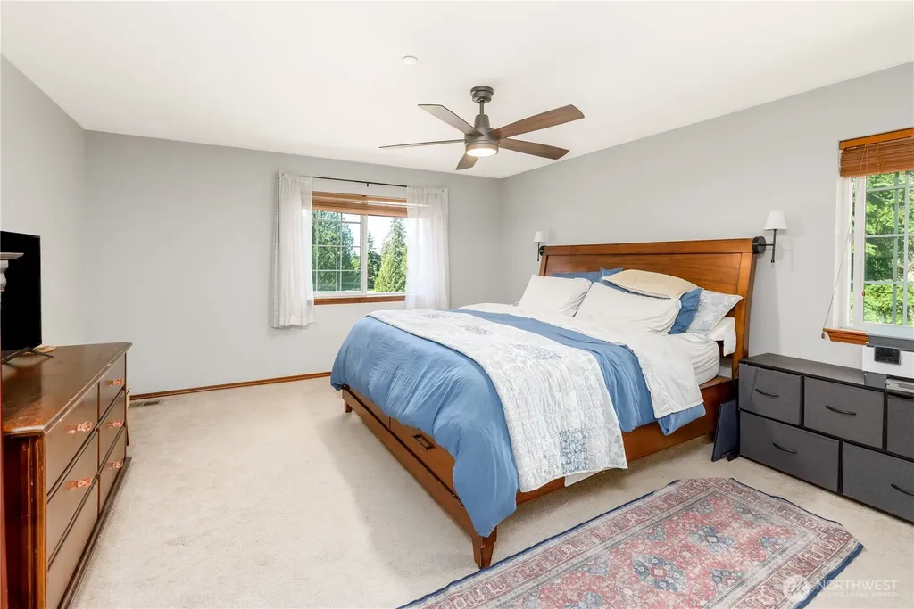 637 Del Guzzi Drive Port Angeles WA 98362