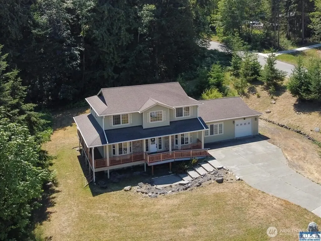 637 Del Guzzi Drive Port Angeles WA 98362