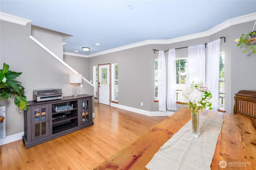 637 Del Guzzi Drive Port Angeles WA 98362