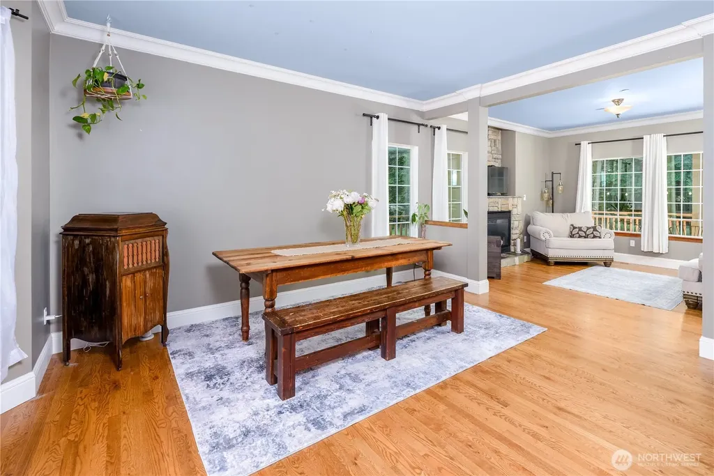 637 Del Guzzi Drive Port Angeles WA 98362