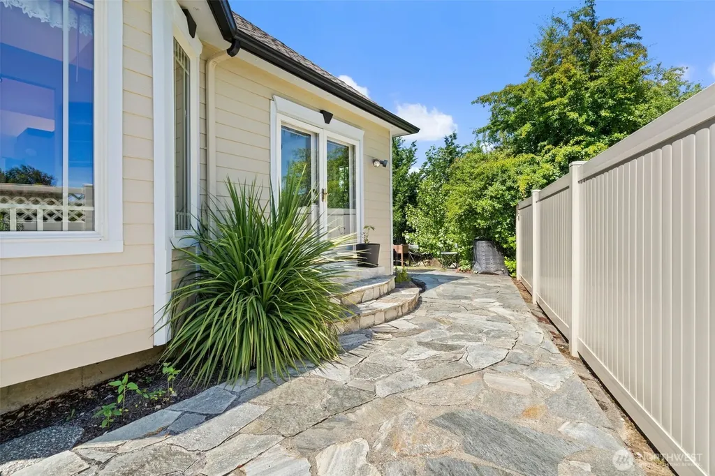 153 Newaukum Village Drive Chehalis WA 98532