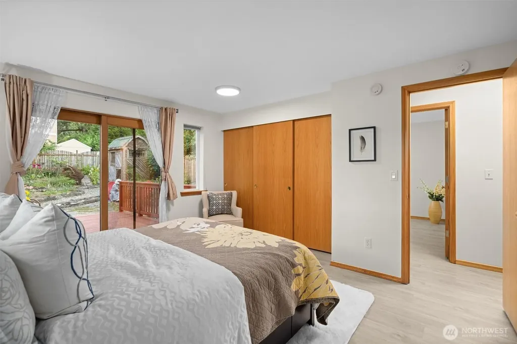 1611 NE Perkins Shoreline WA 98155
