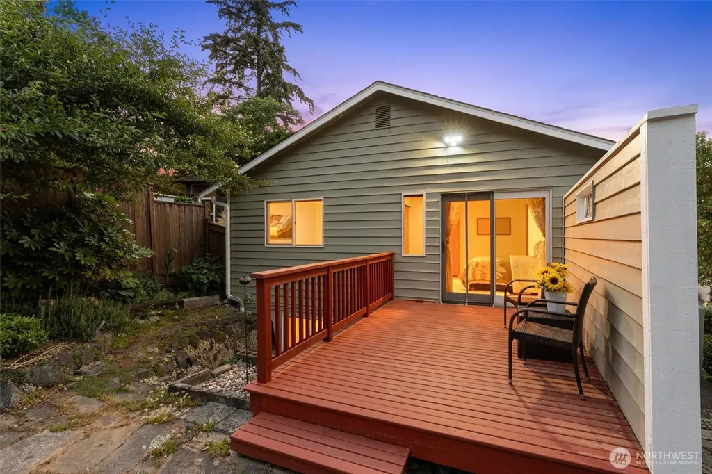 1611 NE Perkins Shoreline WA 98155
