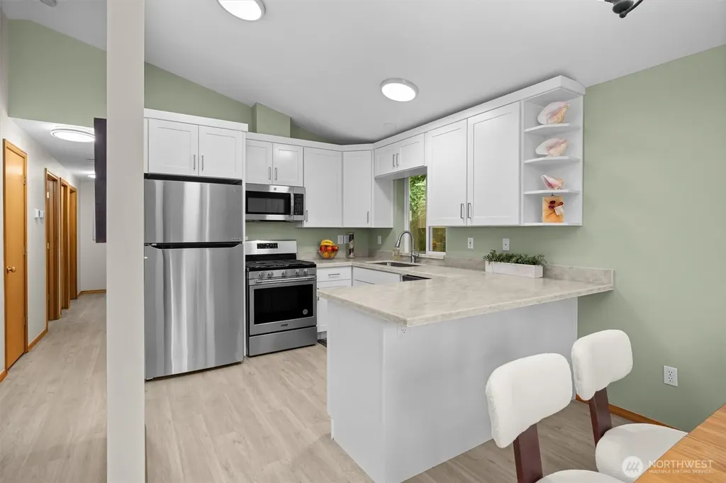 1611 NE Perkins Shoreline WA 98155