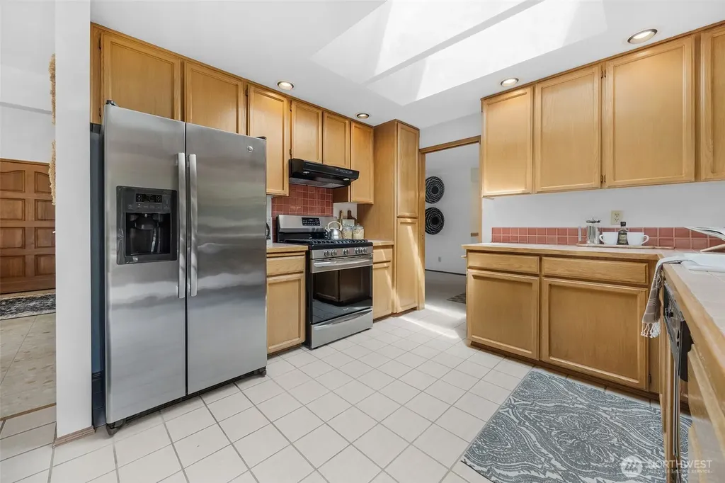 816 Aloha Place Edmonds WA 98020