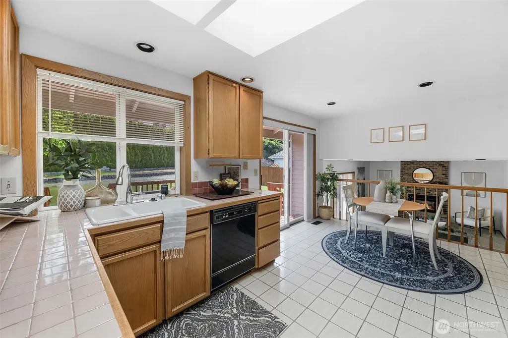 816 Aloha Place Edmonds WA 98020