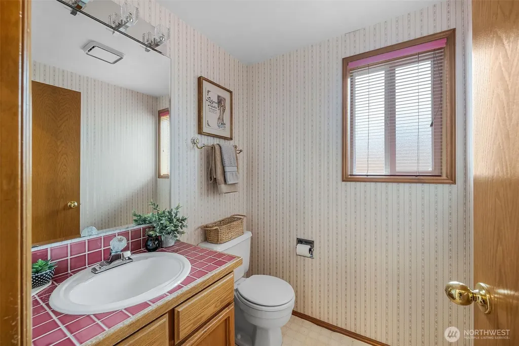 816 Aloha Place Edmonds WA 98020