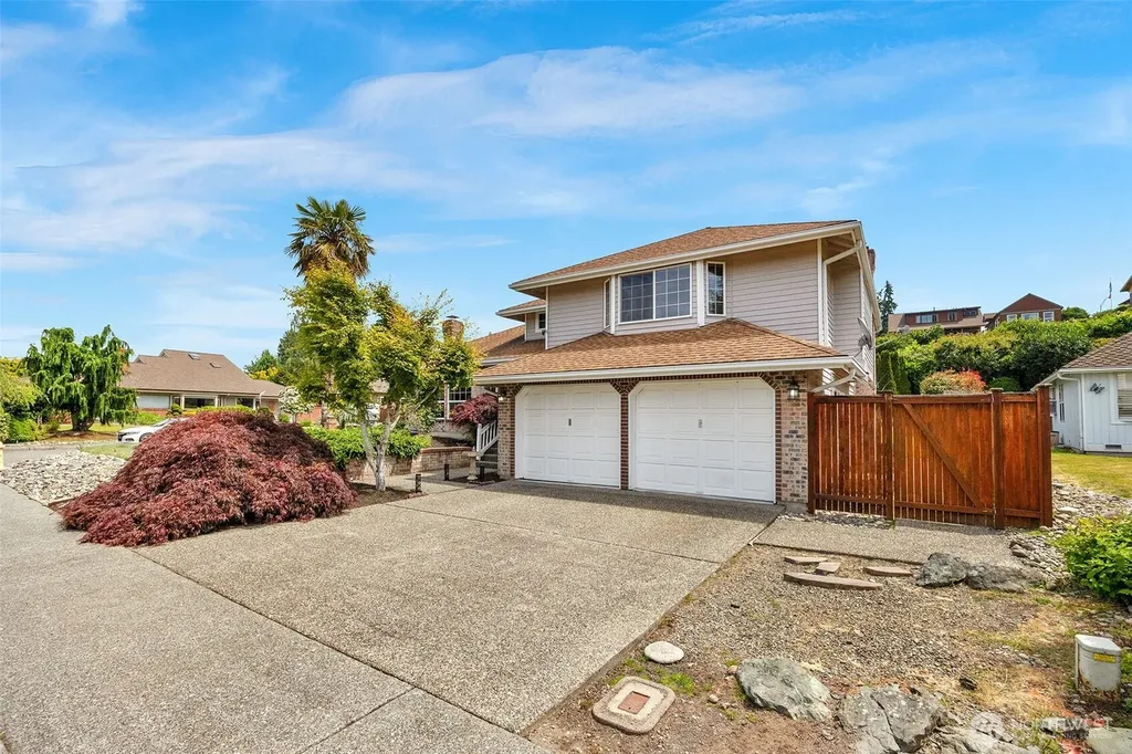816 Aloha Place Edmonds WA 98020