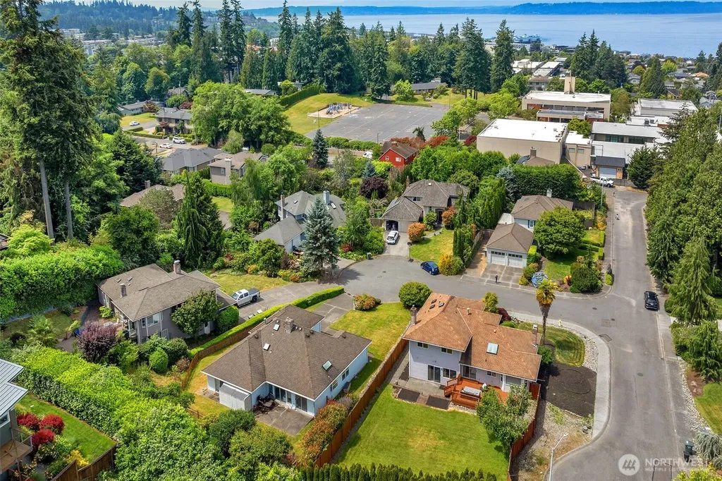 816 Aloha Place Edmonds WA 98020
