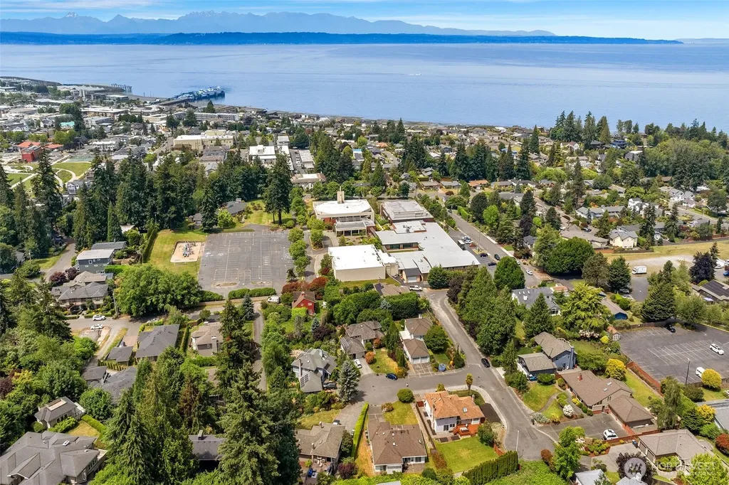 816 Aloha Place Edmonds WA 98020
