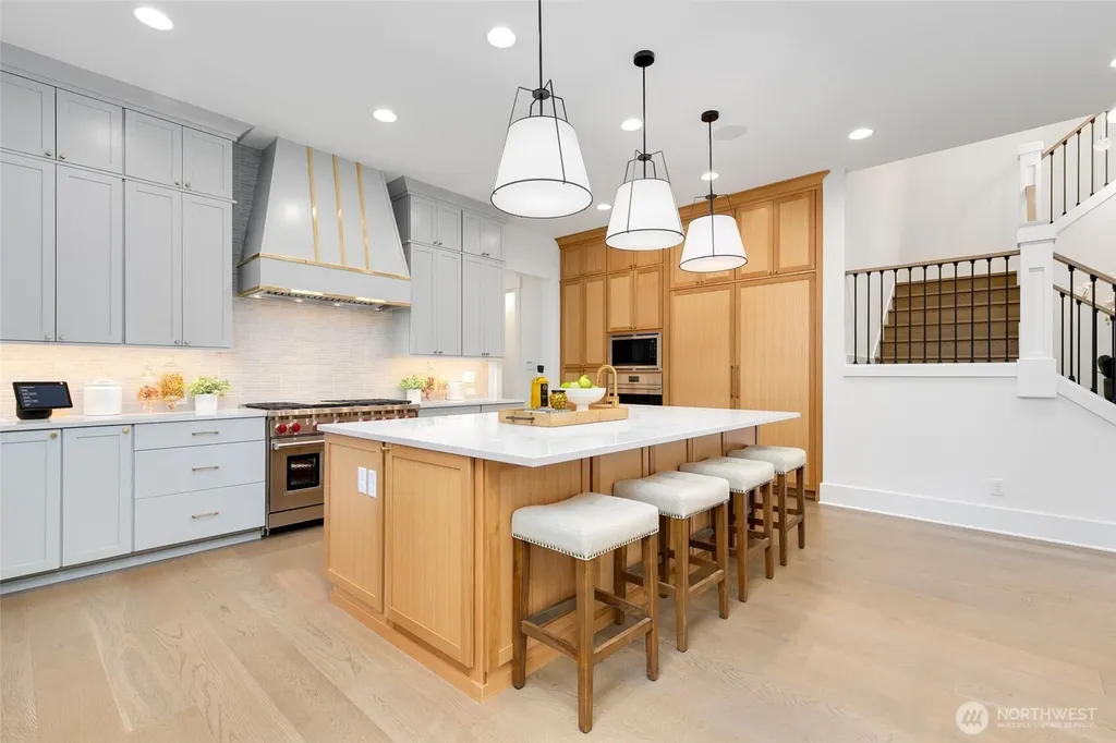 4526 89th Avenue SE Mercer Island WA 98040
