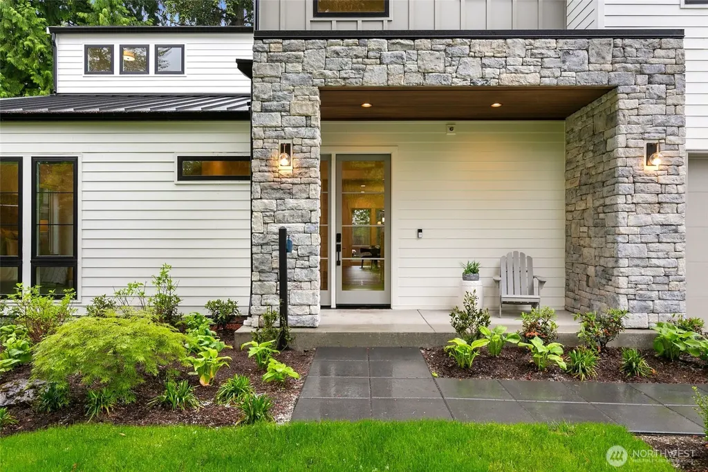 4526 89th Avenue SE Mercer Island WA 98040