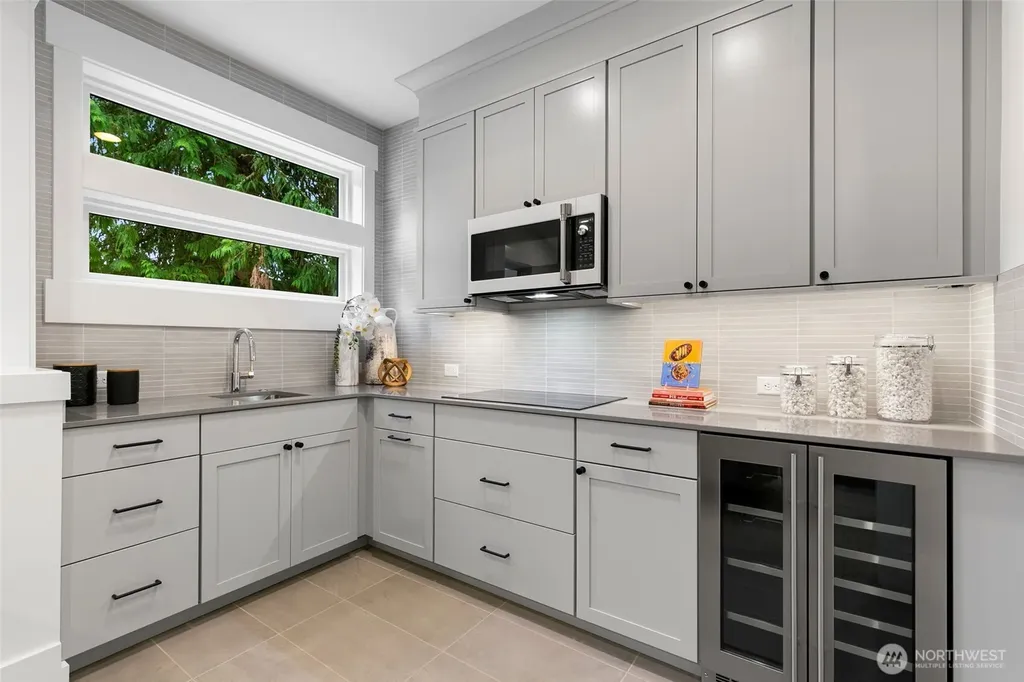 4526 89th Avenue SE Mercer Island WA 98040