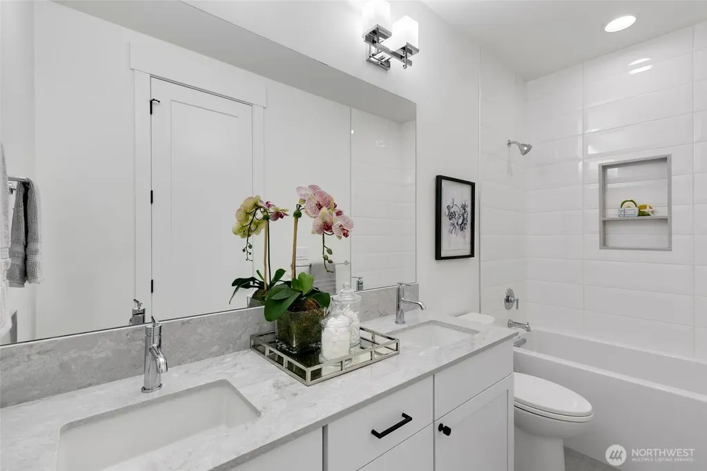 4526 89th Avenue SE Mercer Island WA 98040