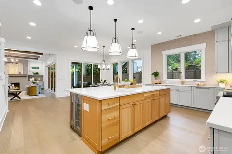 4526 89th Avenue SE Mercer Island WA 98040