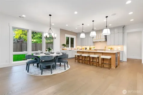 4526 89th Avenue SE Mercer Island WA 98040