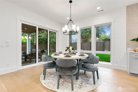 4526 89th Avenue SE Mercer Island WA 98040