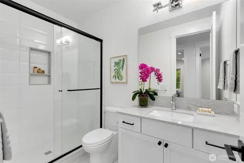 4526 89th Avenue SE Mercer Island WA 98040