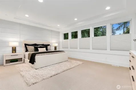 4526 89th Avenue SE Mercer Island WA 98040
