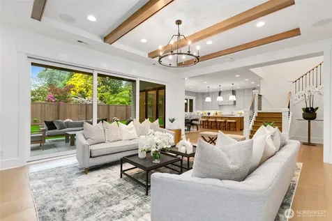 4526 89th Avenue SE Mercer Island WA 98040
