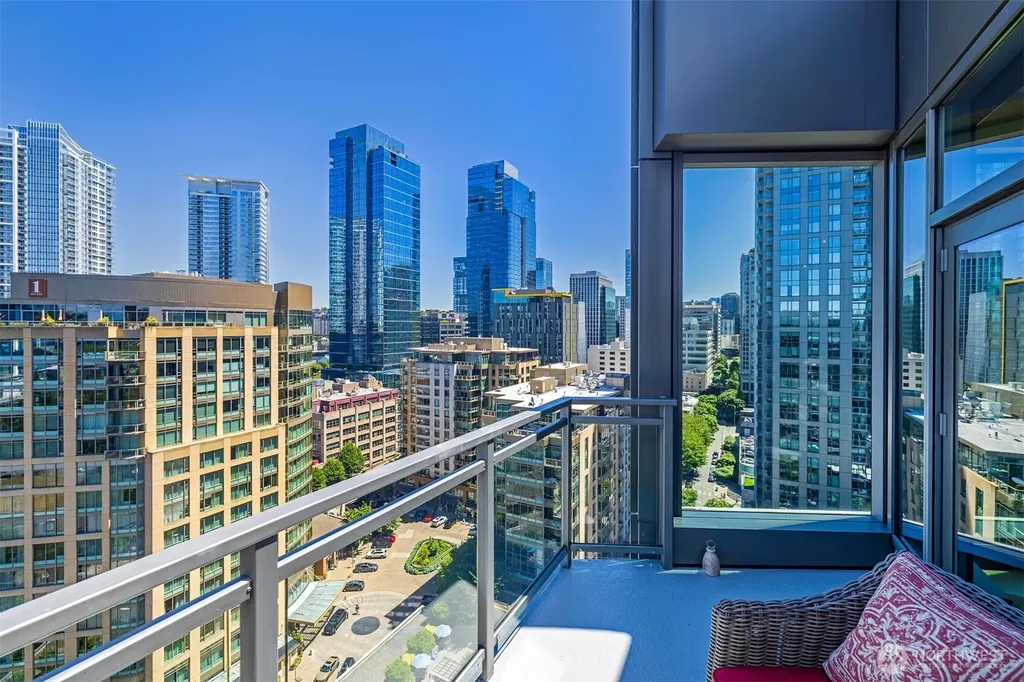 820 Blanchard Street Seattle WA 98121