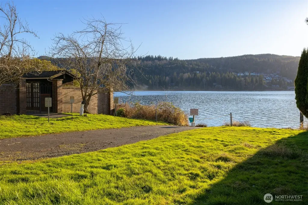 2111 Dellesta Drive Bellingham WA 98226