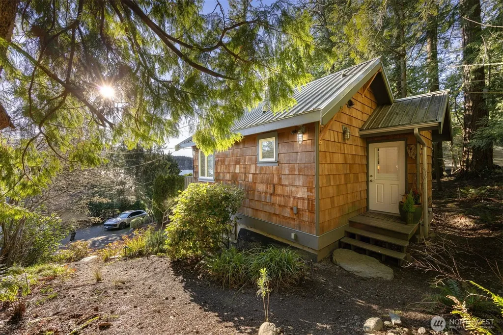 2111 Dellesta Drive Bellingham WA 98226