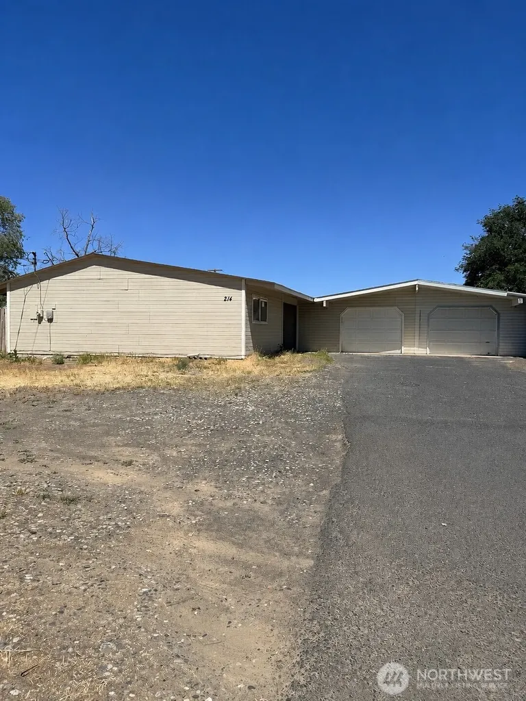 214 Carswell Drive Moses Lake WA 98837