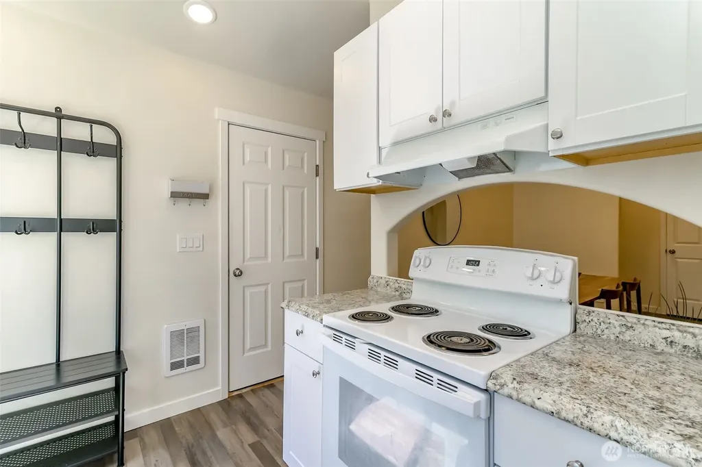 19105 17th St SW Lakebay WA 98349