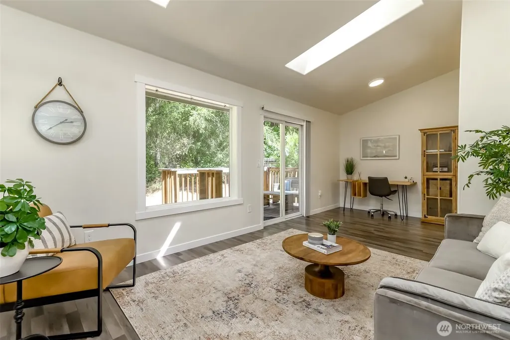 19105 17th St SW Lakebay WA 98349