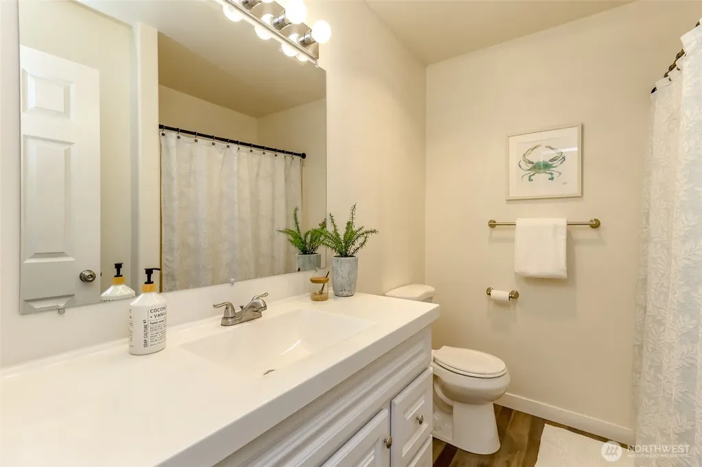 19105 17th St SW Lakebay WA 98349
