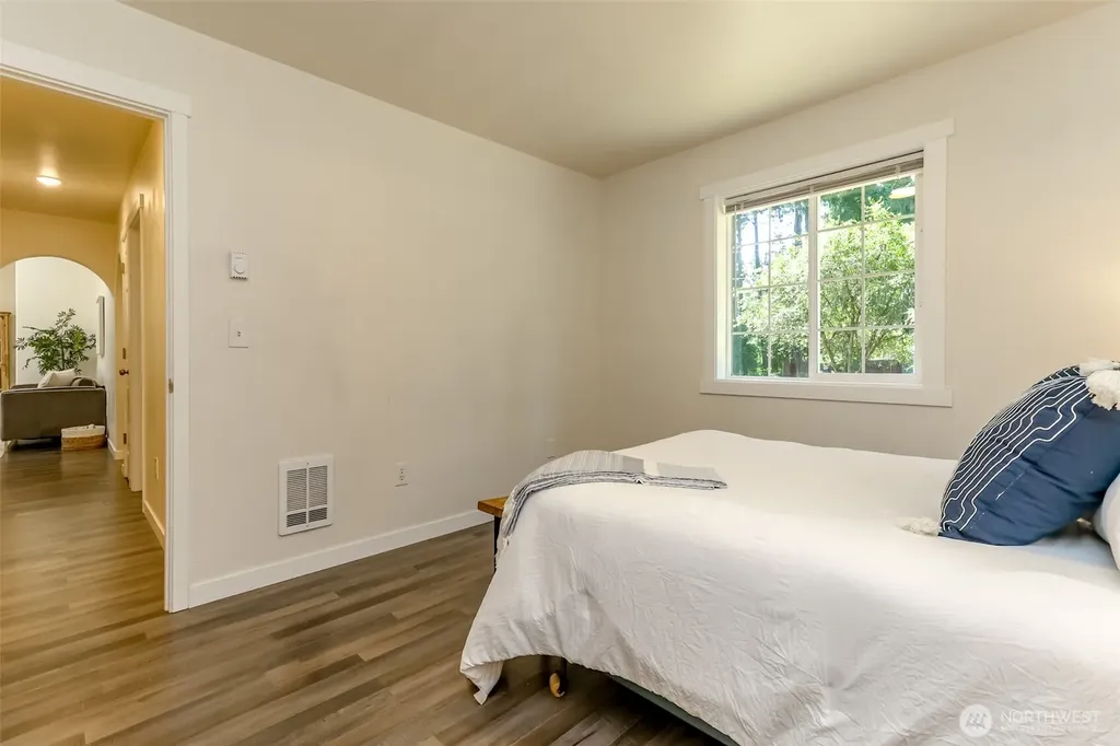 19105 17th St SW Lakebay WA 98349