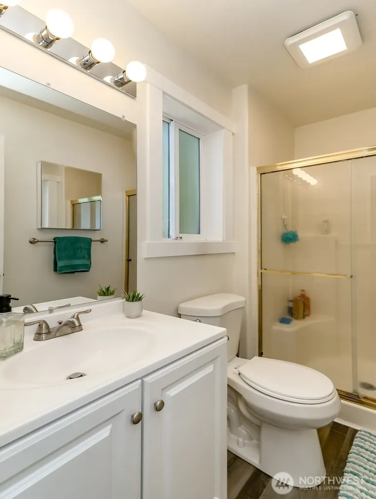 19105 17th St SW Lakebay WA 98349