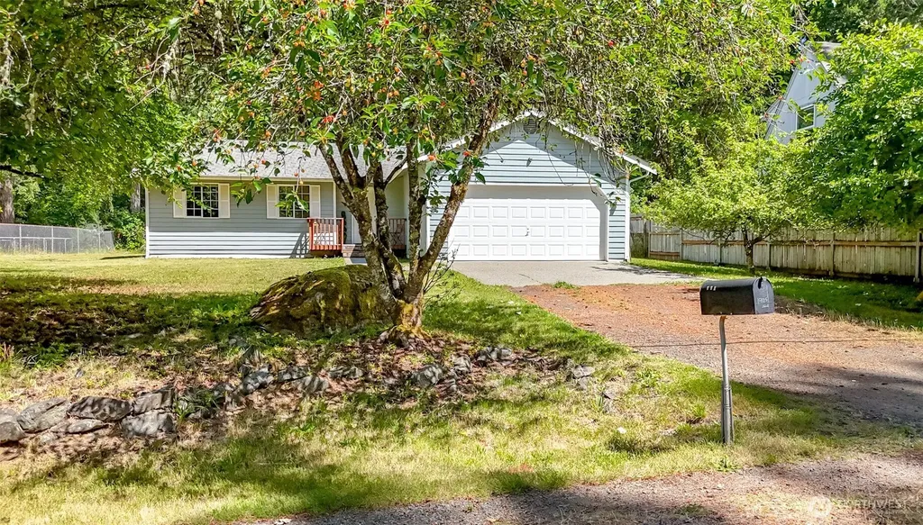 19105 17th St SW Lakebay WA 98349
