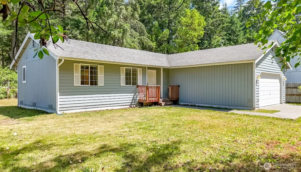 19105 17th St SW Lakebay WA 98349
