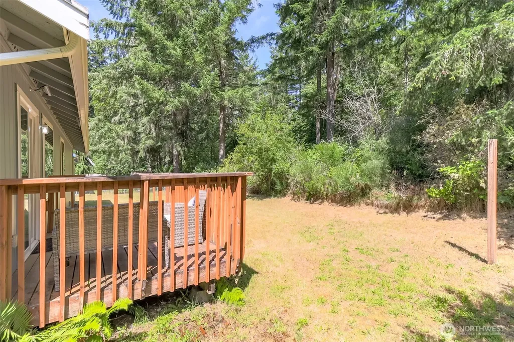19105 17th St SW Lakebay WA 98349