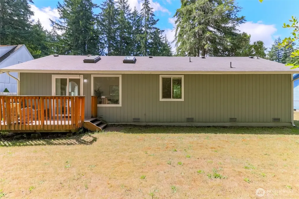 19105 17th St SW Lakebay WA 98349