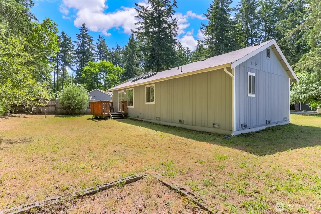 19105 17th St SW Lakebay WA 98349